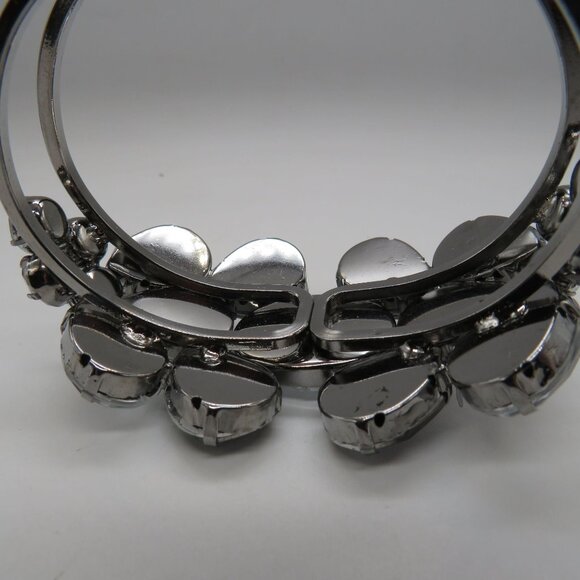 Vera Wang Bracelet Silver Tone Large Faceted Rhinestone Cluster Statement Bangle - Picture 7 of 16